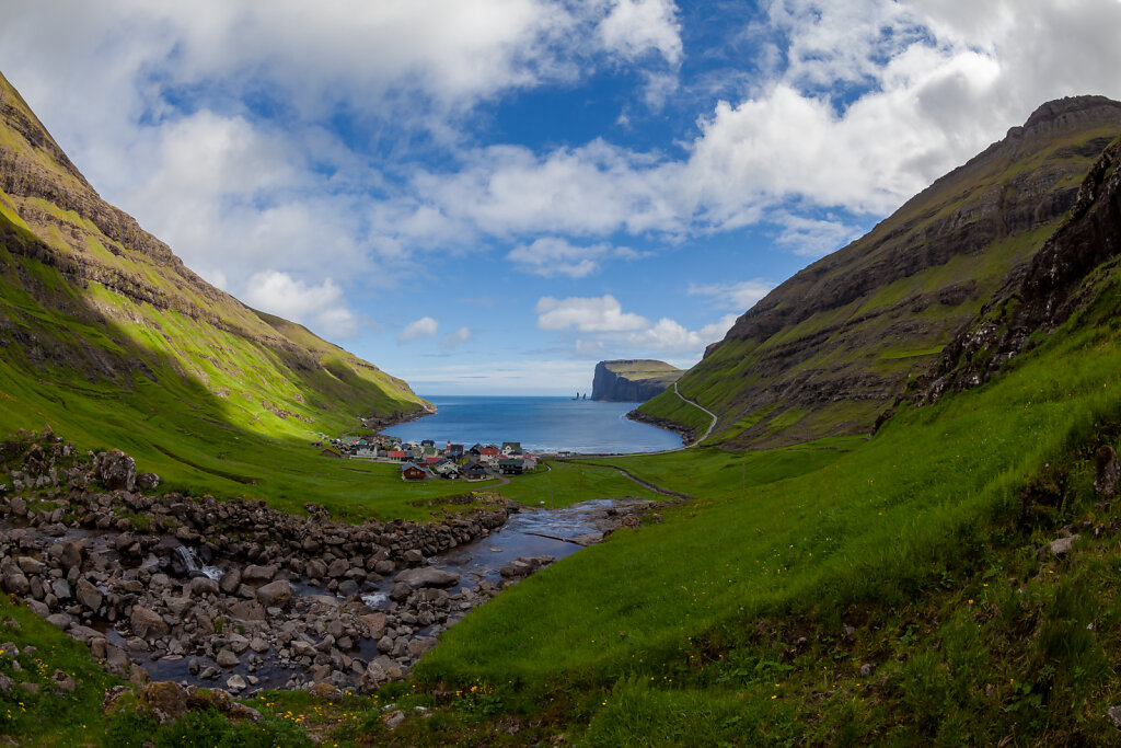 Blick auf Tjørnuvík / Färöer (View of Tjørnuvík / Faroe Islands)